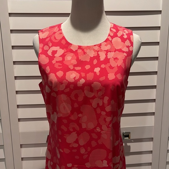 Ann Taylor lined Silk/Spandex Dress perfect for a Cocktail Event or Work day. - Picture 2 of 10